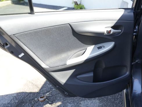 Used 2012 Toyota Corolla S FWD image 23