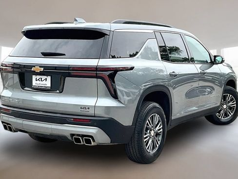 Used 2025 Chevrolet Traverse LT AWD/4WD image 6