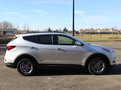 Used 2017 Hyundai Santa Fe Sport image 5