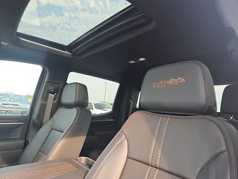 Used 2024 Chevrolet Silverado 1500 High Country AWD/4WD image 11