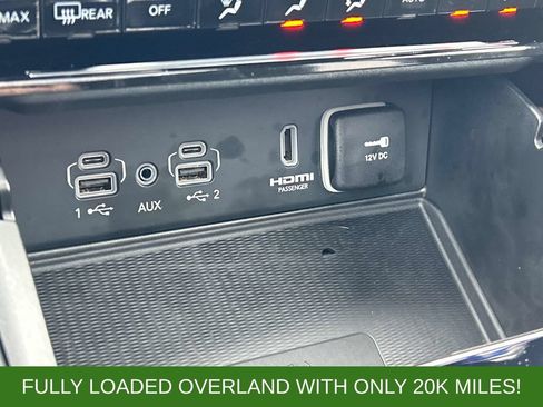 Used 2023 Jeep Grand Cherokee Overland w/ Luxury Tech Group IV AWD/4WD image 31