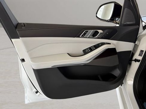 Used 2026 BMW X5 sDrive40i w/ M Sport Package RWD image 15