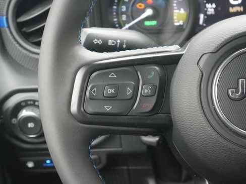 Used 2024 Jeep Wrangler Unlimited Rubicon 4xe AWD/4WD image 19