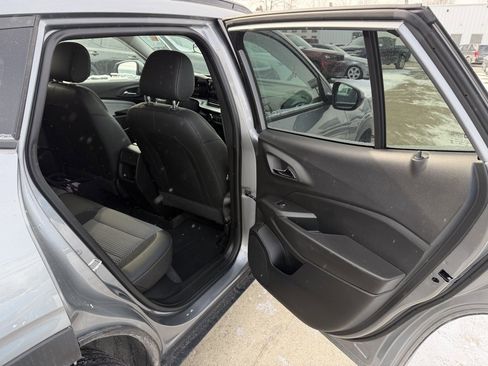Used 2024 Chevrolet Trax LT w/ LT Convenience Package image 29