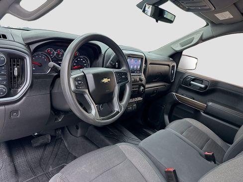 Used 2020 Chevrolet Silverado 1500 LT w/ LT Value Package AWD/4WD image 7