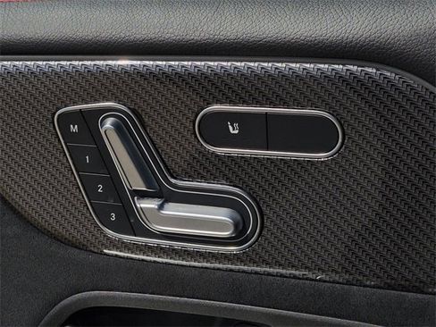 Certified 2025 Mercedes-Benz GLB 250 image 32