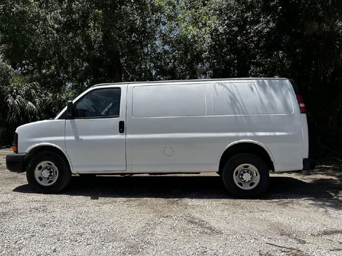 Used 2015 Chevrolet Express 2500 image 5