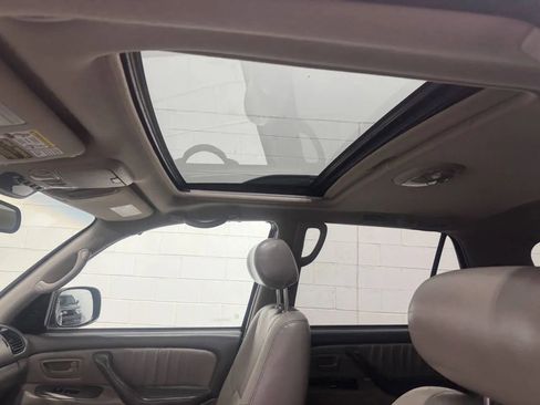 Used 2003 Toyota Sequoia Limited image 19