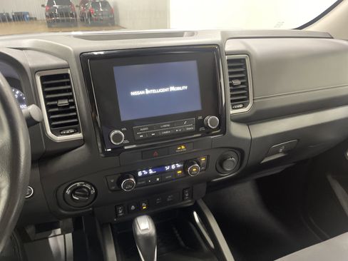 Used 2022 Nissan Frontier SV image 29