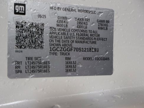 New 2025 Chevrolet Express 3500 w/ Chrome Appearance Package image 29