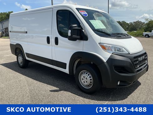 Used 2025 RAM ProMaster 2500 w/ Convenience Group FWD image 9