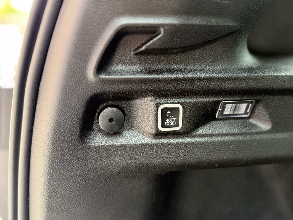Used 2023 Jeep Grand Cherokee L Laredo AWD/4WD image 32