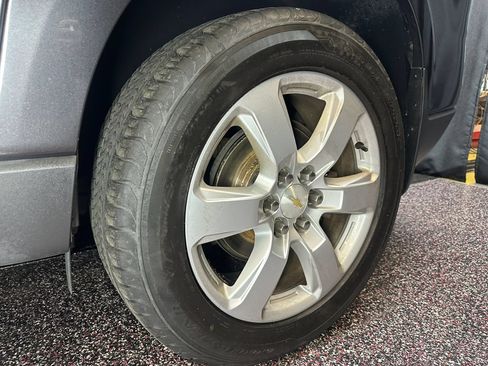 Used 2016 Chevrolet Traverse LT w/ Style and Technology Package FWD image 27