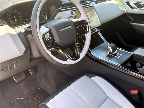 New 2026 Land Rover Range Rover Velar Dynamic SE image 30