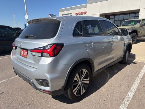 Used 2021 Mitsubishi Outlander Sport SE FWD image 3