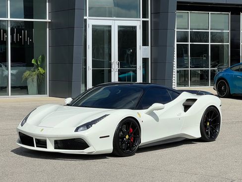 Used 2017 Ferrari 488 GTB image 2