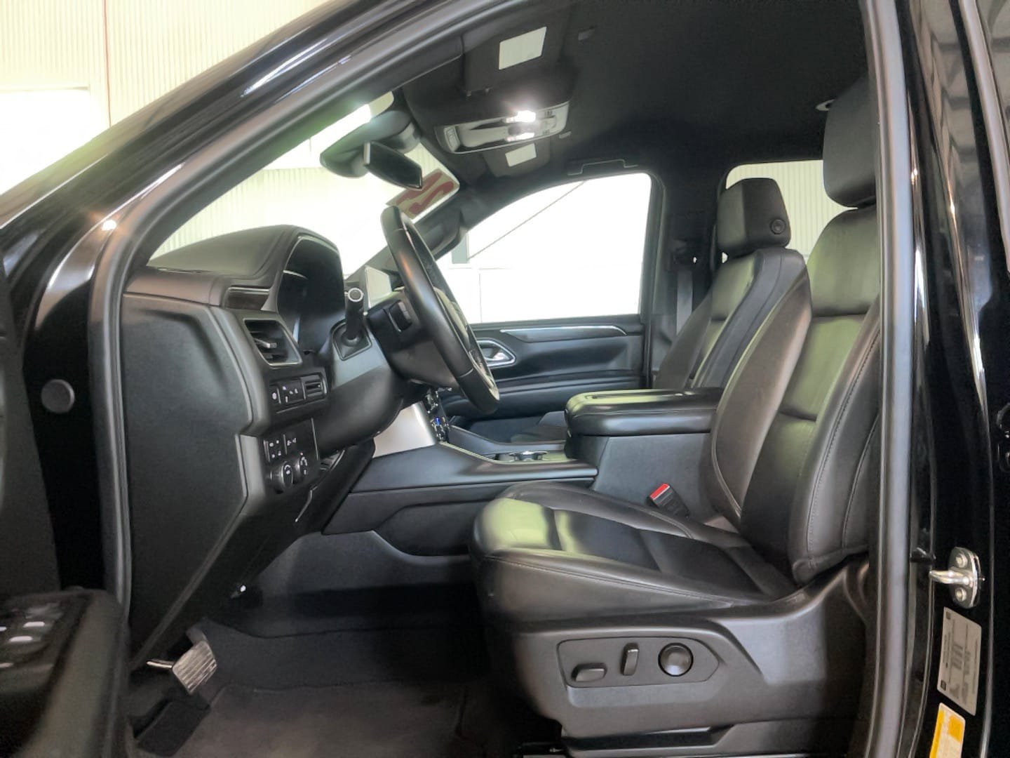 Used 2024 Chevrolet Suburban LT AWD/4WD image 9