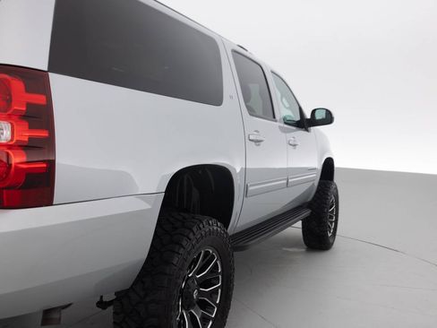 Used 2013 Chevrolet Suburban LT w/ Luxury Package AWD/4WD image 14