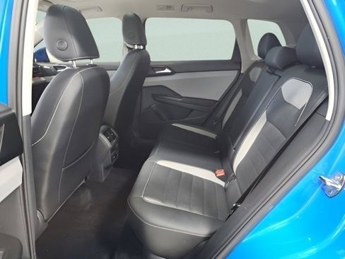 Used 2022 Volkswagen Taos SEL w/ Panoramic Sunroof Package image 23