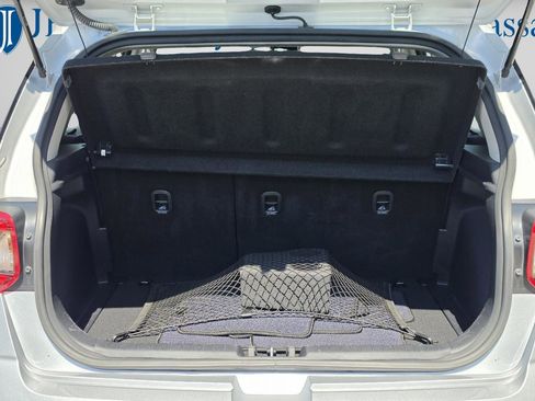 Used 2023 Hyundai Venue SEL FWD image 13