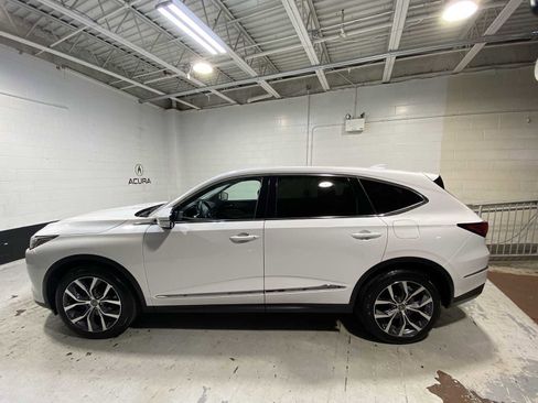 Used 2024 Acura MDX SH-AWD w/ Technology Package image 3