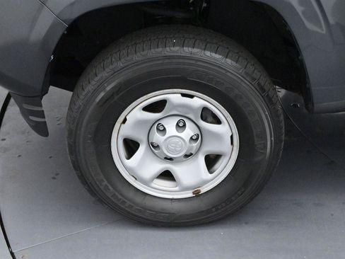 Used 2023 Toyota Tacoma SR AWD/4WD image 31