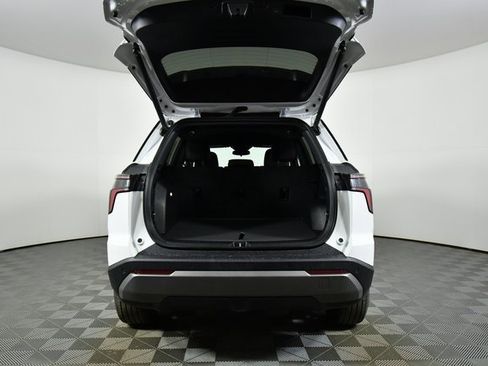 New 2026 Chevrolet Equinox LT w/ Convenience Package II image 25