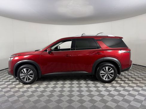 Used 2024 Nissan Pathfinder SL w/ Cargo Package AWD/4WD image 10