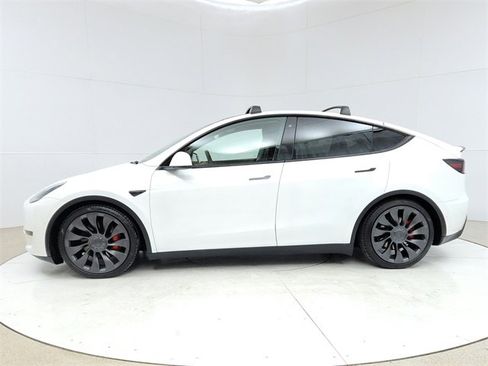 Used 2020 Tesla Model Y Performance image 4