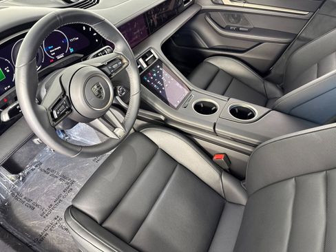 Used 2025 Porsche Taycan Turbo image 4