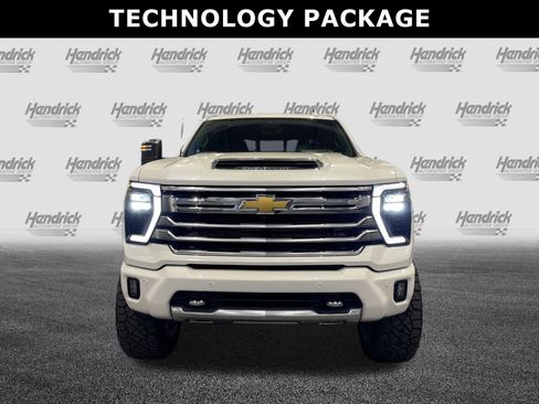 Used 2024 Chevrolet Silverado 3500 High Country w/ Technology Package AWD/4WD image 3