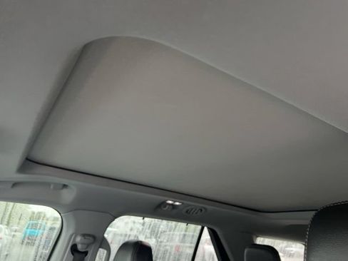 Used 2023 Ford Explorer Limited w/ Limited Technology Package RWD image 6
