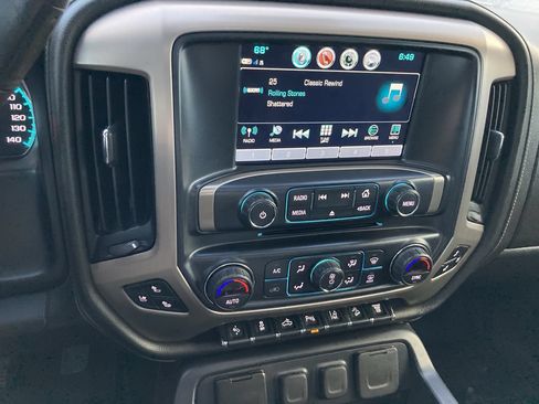 Used 2019 GMC Sierra 2500 Denali w/ Duramax Plus Package AWD/4WD image 15