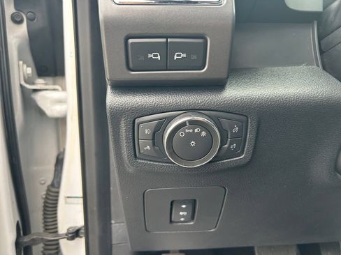 Used 2016 Ford F150 XLT w/ Equipment Group 302A Luxury AWD/4WD image 19