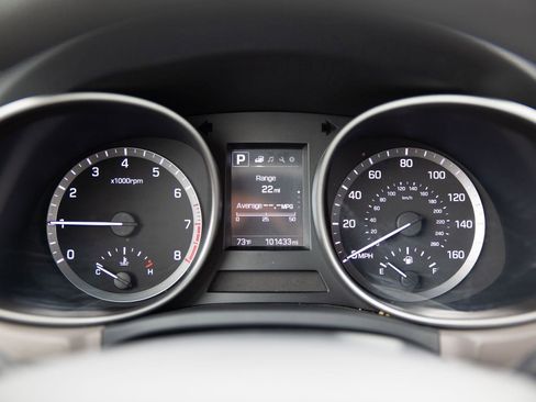 Used 2018 Hyundai Santa Fe SE AWD/4WD image 11