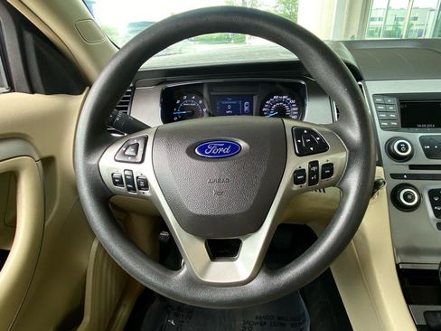 Used 2017 Ford Taurus SE FWD image 33