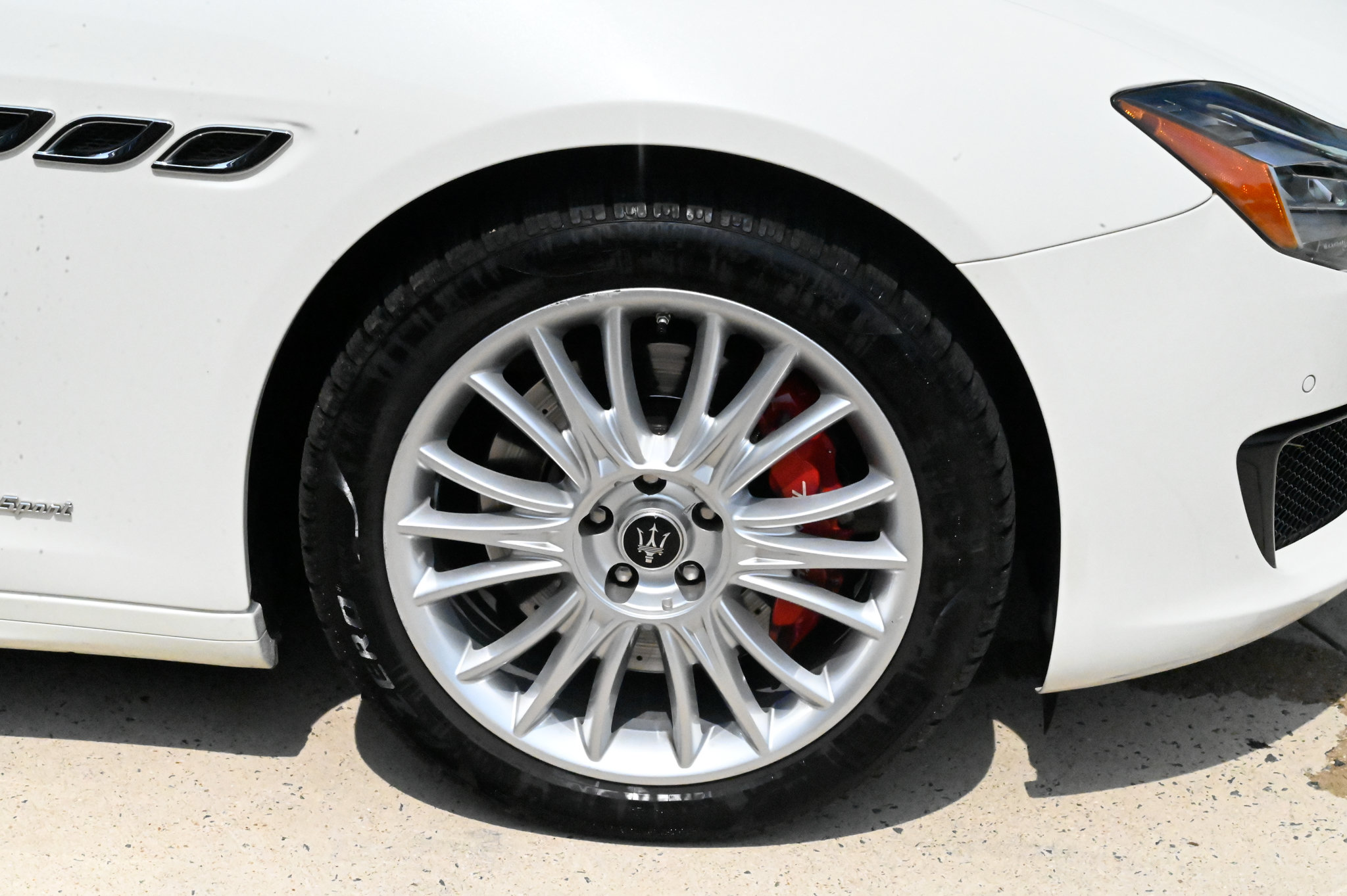 Used 2021 Maserati Quattroporte S GranSport Q4 AWD/4WD image 12