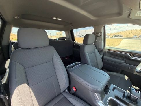 New 2026 GMC Sierra 1500 Elevation w/ LPO, Elevation Black Package AWD/4WD image 15