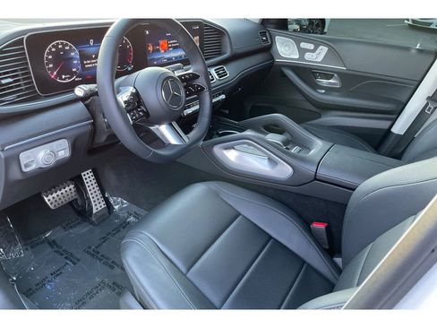 Used 2024 Mercedes-Benz GLS 450 4MATIC w/ AMG Line Exterior image 9