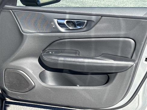 Used 2024 Volvo S60 B5 Plus image 27