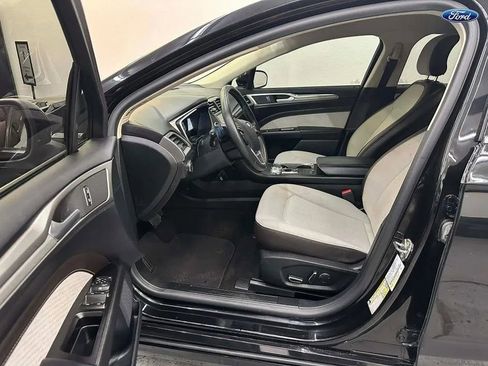 Used 2019 Ford Fusion SE w/ Equipment Group 151A image 15