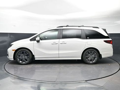 New 2026 Honda Odyssey Touring image 8