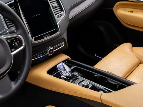 Used 2024 Volvo XC90 B6 Ultimate image 12