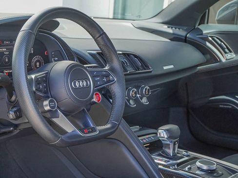 Used 2021 Audi R8 V10 w/ Premium Package RWD image 22