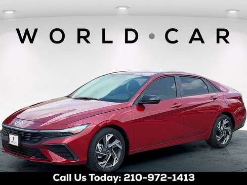 Used 2025 Hyundai Elantra Sport FWD image 7
