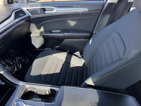 Certified 2020 Ford Fusion SE image 19