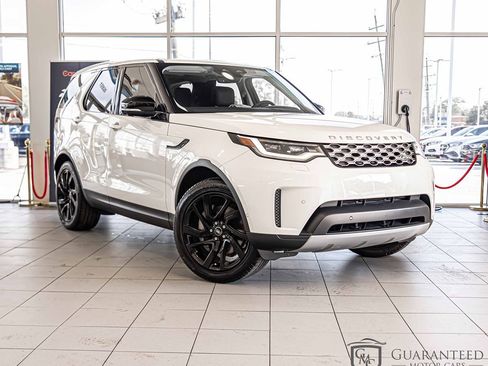 Used 2024 Land Rover Discovery S image 5