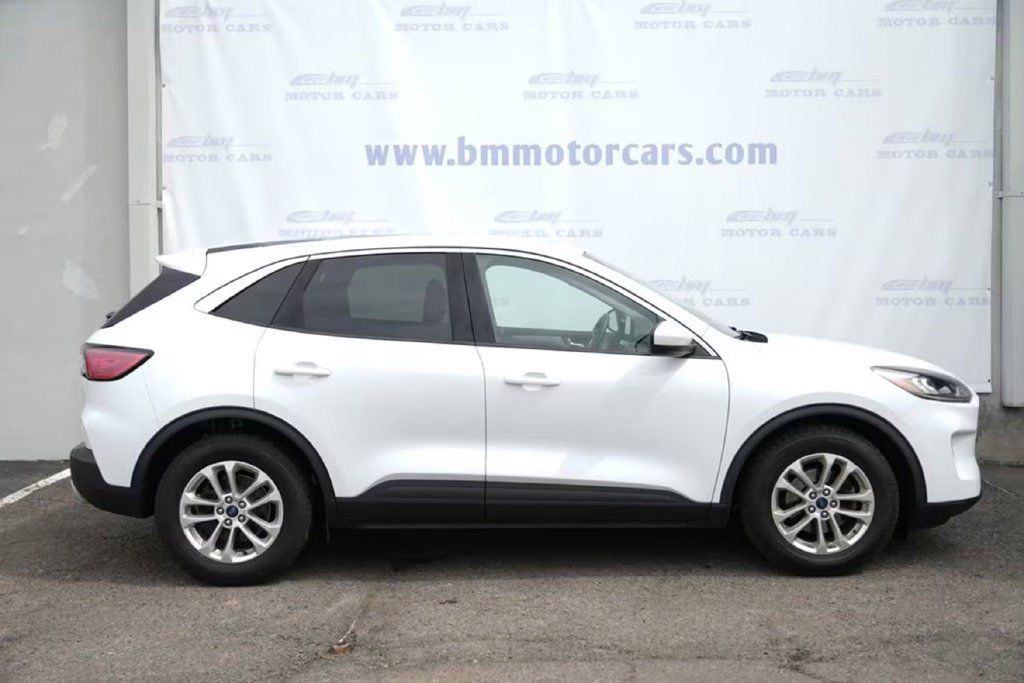 Used 2020 Ford Escape SE FWD image 7