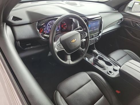 Certified 2023 Chevrolet Traverse High Country FWD image 6