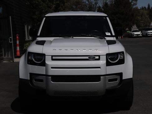 Used 2022 Land Rover Defender 110 AWD/4WD image 4